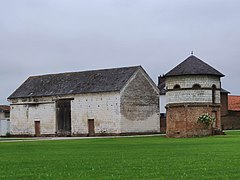 Communs et pigeonnier