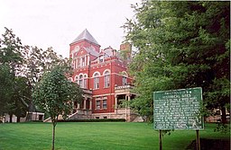 Fayette County Courthouse i Fayetteville.