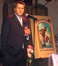 Daniel Handler saat pesta perayaan publikasi buku The End, buku ke -13 dan terakhir dari A Series of Unfortunate Events, pada 12 Oktober 2006 di New York City