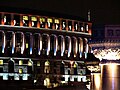 Unilever House, Themse und Blackfriars Bridge, London, bei Nacht