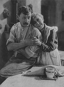 Vlasta Burian and Růžena Šlemrová in the film Anton Špelec sharpshooter (1932)