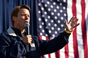 John Edwards, candidat à l'investiture démocrate pour l'élection présidentielle américaine de 2008, en campagne à Pittsburgh (Pennsylvanie) en 2007. (définition réelle 2 588 × 1 725)