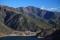 南西の足和田山の三湖台から