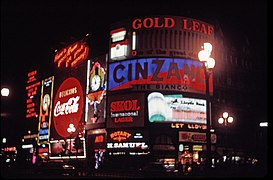 Publicité au néon à Piccadilly Circus.