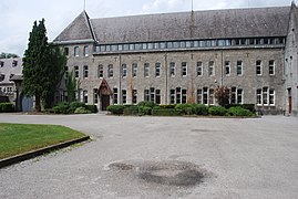 Le collège Saint-Benoît, l'aile est.