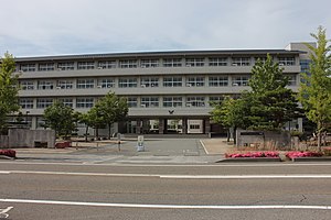 金沢西高等学校正門