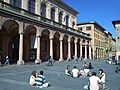 La facciata del teatro da piazza Verdi