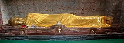 परिनिर्वाण मंदिर के निकट खुदाई में मिली बुद्ध प्रतिमा