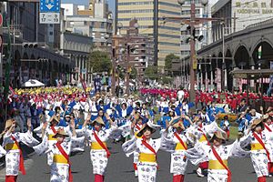 踊り連による総踊り（天文館）