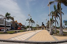 Monumento del Águila y el León, Campeche (22088511326).jpg