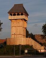 Rekonstruktion einer Motte im LWL-Museum für Archäologie