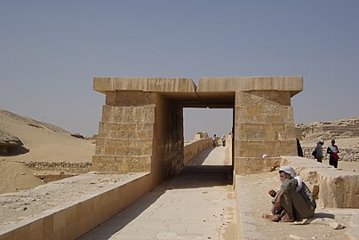 Partie restaurée de la chaussée d'Ounas à Saqqarah