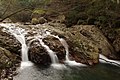 万年橋近くの「三筋の滝」