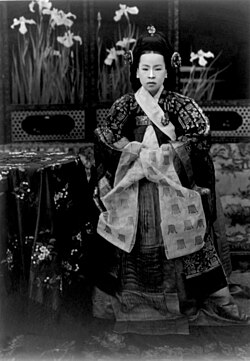 Empress Sunmyeong.jpg