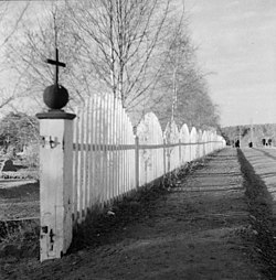 Vid Älvkyrkogården i Kalix.