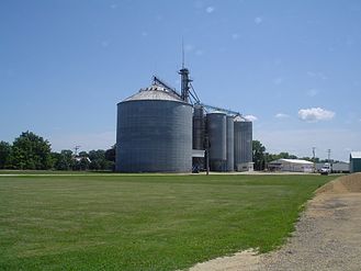 Large grain elevator in Kings