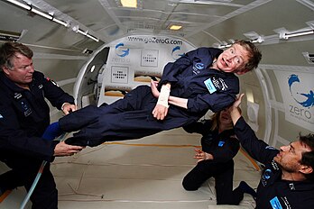 Stephen Hawking en apesanteur lors d'un vol à bord d'un Boeing 727 modifié par la Zero Gravity Corporation. (définition réelle 3 990 × 2 660)