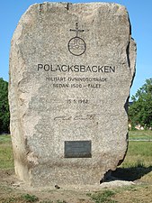 Minnessten över den militära verksamheten vid Polacksbacken.