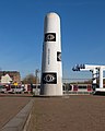 Vlaardingen, Artwork Pillar met Waakzame ogen (Pillar with Watchful Eyes) von Joop Beljon (Schüler von Theo van Reij)