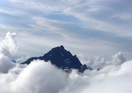 26. The Golden Hinde is the highest summit of Vancouver Island.