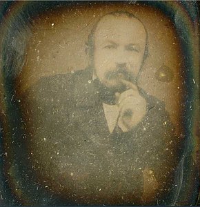 Portrait photographique de Gérard de Nerval, daguerréotype d'Adolphe Legros, vers 1853-1854.