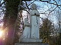Statues de Notre-Dame de Lourdes et de sainte Bernadette.