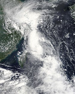 8月12日，位於台灣東北方的輕度颱風摩羯。