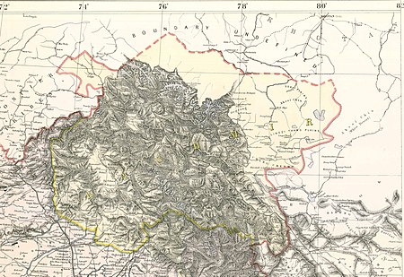 克什米尔边界在1888年印度勘探局（英语：Survay of India）绘制的印度地图中，虚线所示的未定义边界，从马鲁毕庭峰、叶尔羌河、麻扎村Mazar、阿克塔Aktagh到喀拉昆仑山Karakunlun Shan 35°16′59″N 80°15′43″E﻿ / ﻿35.28312°N 80.261863°E﻿ / 35.28312; 80.261863。