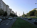 La Karl - Marx - Allee amb la Frankfurter Tor i la Torre de televisió de Berlín.