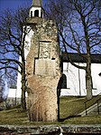 Sten Sture-stenen rest 1905 vid Mariefreds kyrka, på kyrkbackens södra sida vid framgrävd klosterruin.