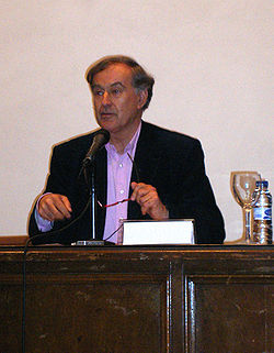 Brian Mott en a presentación de l'Academia de l'Aragonés en a Universidat de Zaragoza