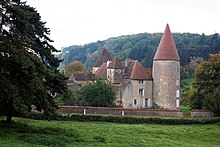 La Chapelle-sous-Brancion-Château de Nobles (SSW view)-20090322.jpg