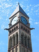 Torre del reloj del antiguo ayuntamiento de Toronto, Arquitecto E. J. Lennox, 1889-99.