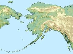 Mapa konturowa Alaski, blisko centrum na dole znajduje się punkt z opisem „Kodiak”