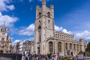 St Mary the Great marque le centre de la cité.