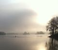 Aviron sur le lac des Eaux Bleues, au petit matin.