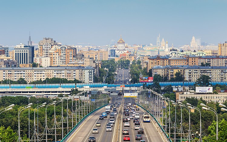 Вид с улицы Косыгина на Воробьёвых горах в Москве