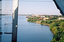 O río Kama desde a ponte do Transiberiano.