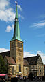 St. Nicolaas- of Marktkerk met daarnaast het Bruiloftshuis (Hochzeitshaus)