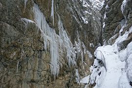 Klamm im Winter