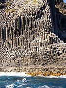 六方柱状的火山岩
