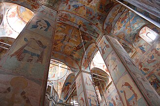 El interior de la catedral de Vologda (1568-1570), Rusia, está pintado con murales