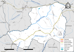 Carte en couleur présentant le réseau hydrographique de la commune