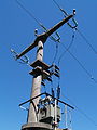 Mittelspannungsleitung (20 kV) mit Schalter und Transformator