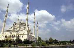 Sabanci-moskeija Adanassa.