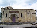 Façade sud et portail de l'église (juin 2013).