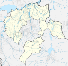Mapa konturowa powiatu bielskiego, po prawej znajduje się owalna plamka nieco zaostrzona i wystająca na lewo w swoim dolnym rogu z opisem „Jezioro Czanieckie”