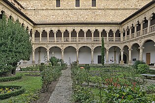 Claustro (1533) del convento de las Dueñas en Salamanca.