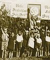 Lapsia tekemässä natsitervehdystä São Paulon osavaltiossa 1935.