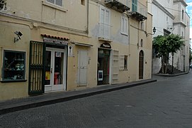 Ischia Ponte, station de bus, lorsque Ripley et Marge attendent le bus.